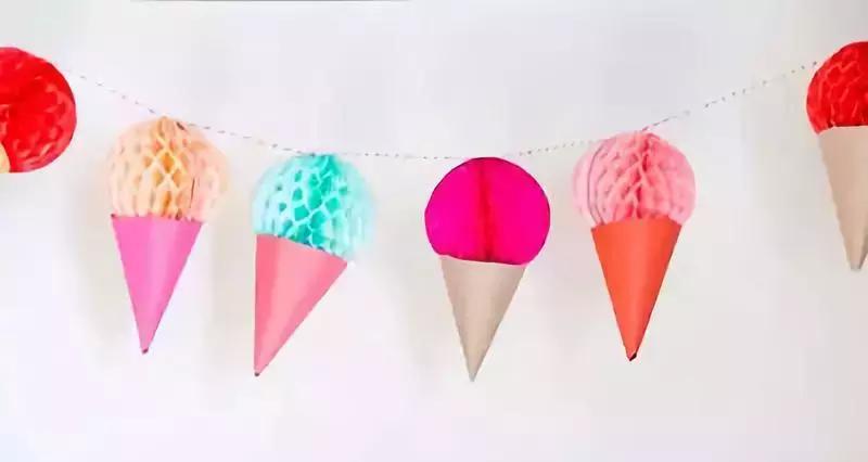 有特色的幼儿园教室吊饰,幼儿园教室吊饰简单好看