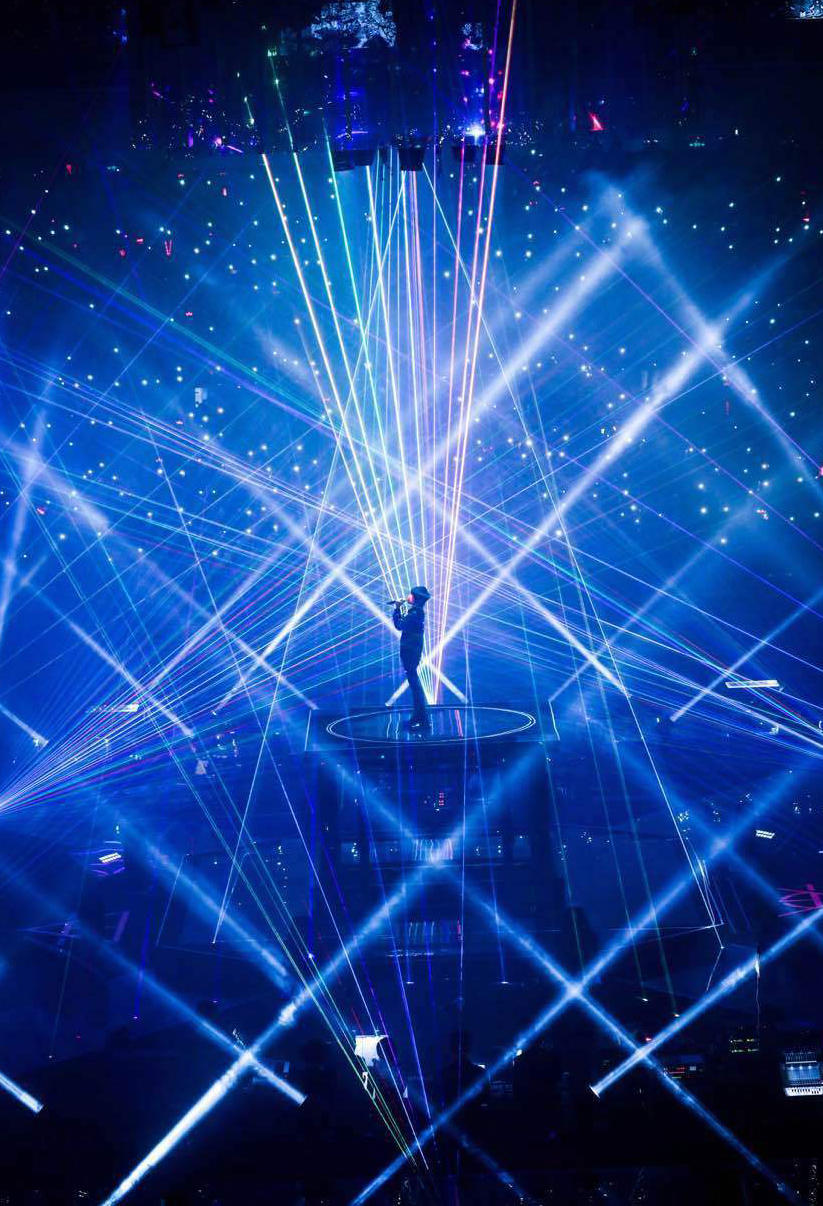 *月天五**鸟巢门票255,华晨宇鸟巢门票180,没想到最低的是他!