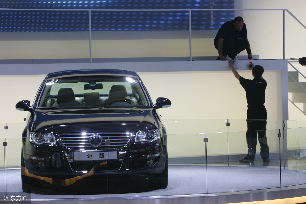 13年迈腾1.8t豪华版现在值得买吗,17年迈腾1.8t豪华版二手车多少钱