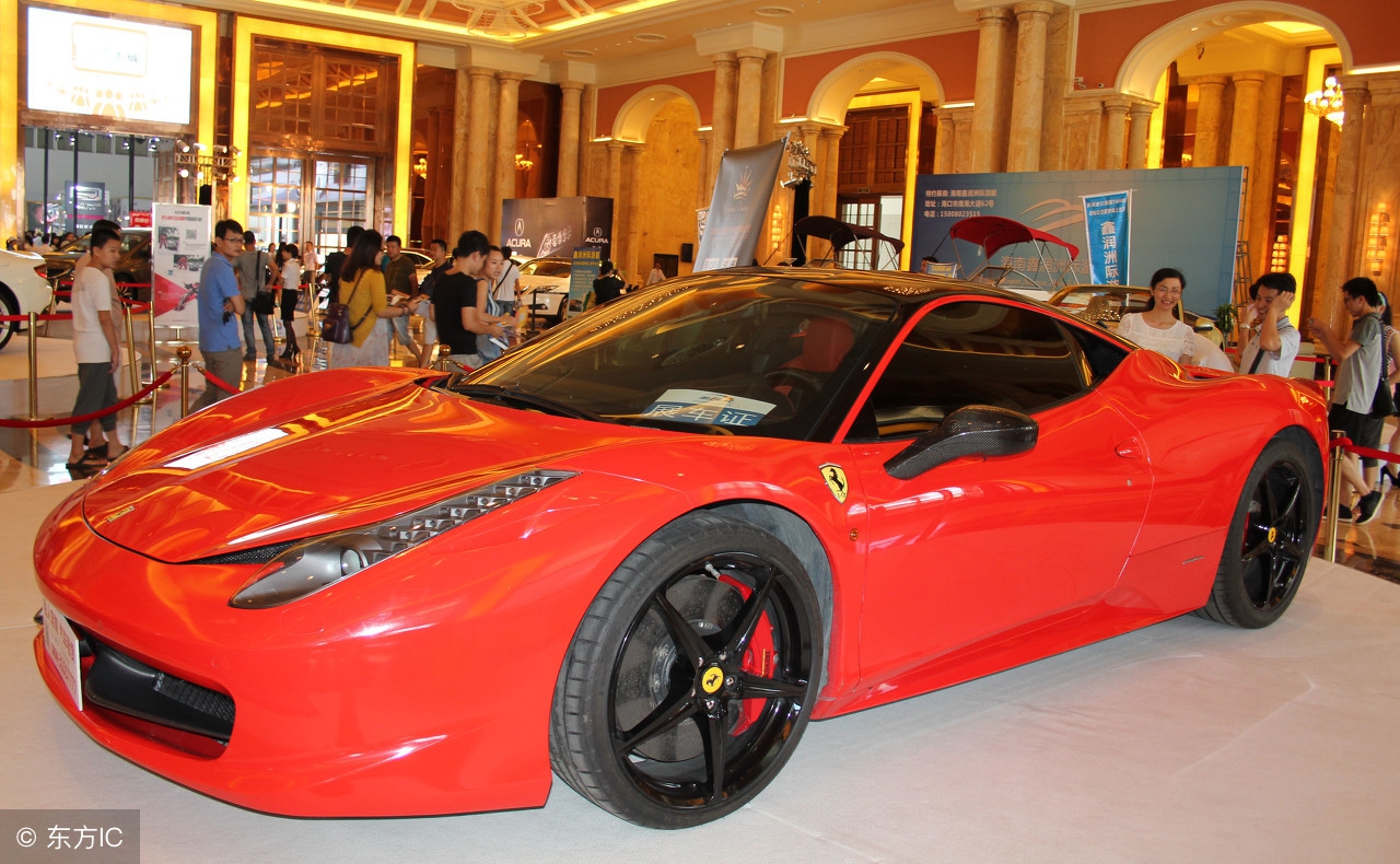 13年迈腾1.8t豪华版现在值得买吗,17年迈腾1.8t豪华版二手车多少钱