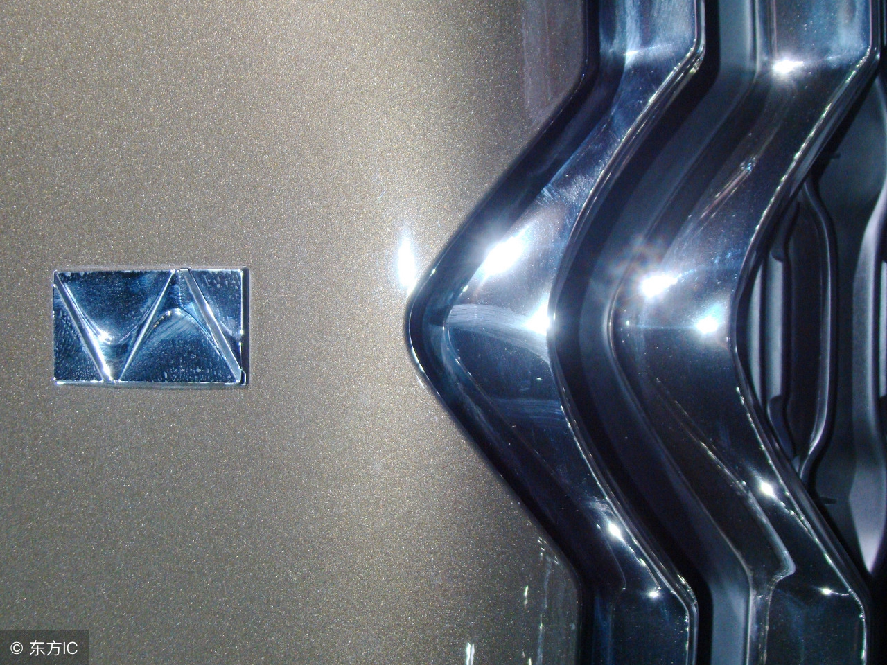 13年迈腾1.8t豪华版现在值得买吗,17年迈腾1.8t豪华版二手车多少钱