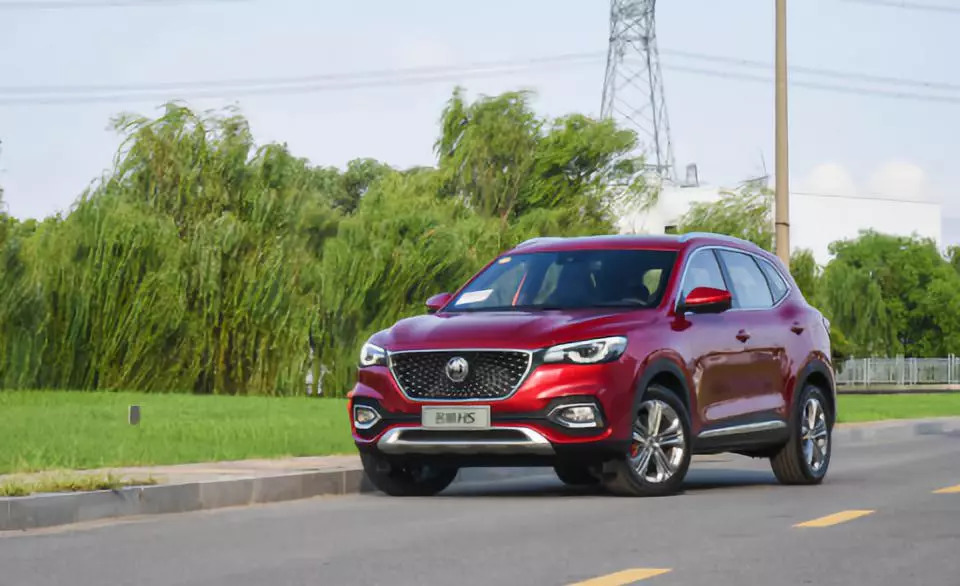 名爵hs上市11.98万起颜值爆表,成都车展名爵zs价格