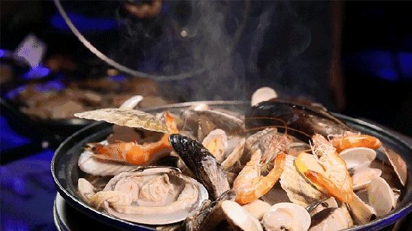 炫富卖海鲜的,威海开海去哪买海鲜