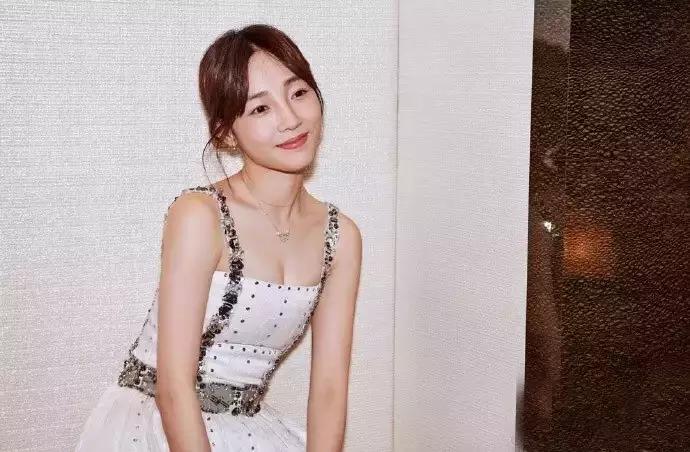 八字刘海空气刘海适合什么脸型,八字刘海和法式刘海适合的脸型