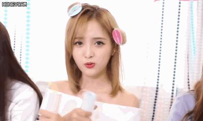 适合圆脸显年轻的齐刘海造型,剪个刘海换个人发朋友圈