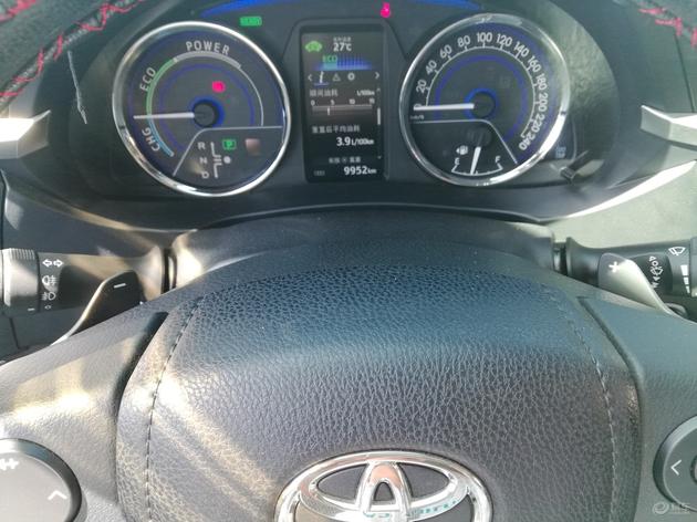 丰田卡罗拉双擎跑多少公里后省油,卡罗拉双擎和凯美瑞双擎哪个省油