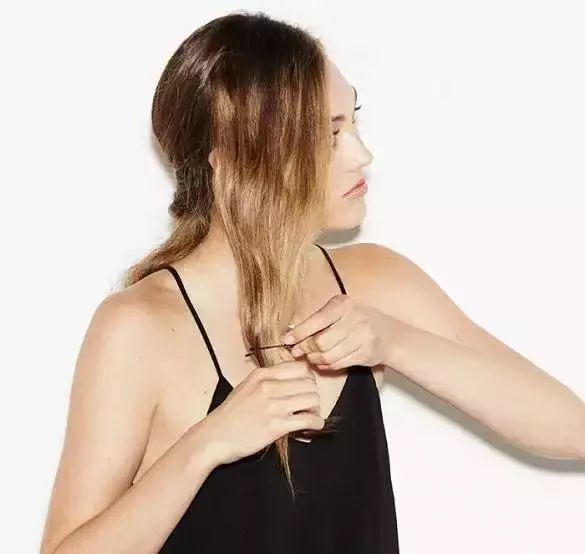 低马尾的发型怎么扎好看,发型教程低马尾简单漂亮