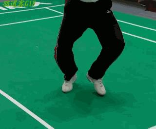 羽毛球鞭打发力脚法,羽毛球刁钻控球