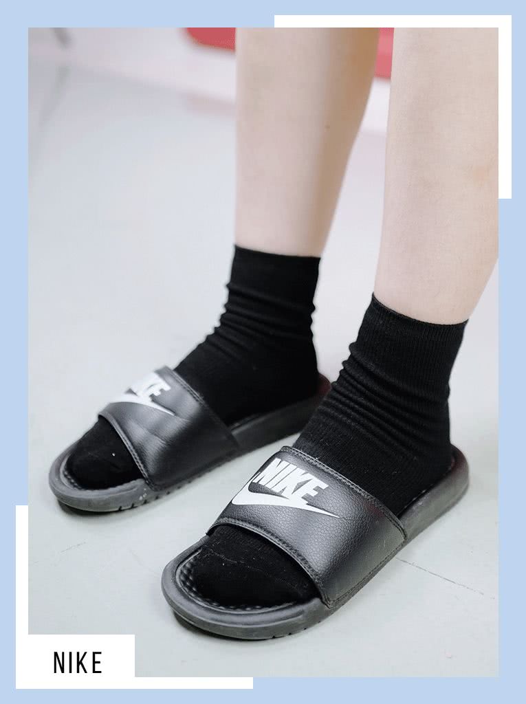 看完员工的鞋子，我哇地一声哭出来