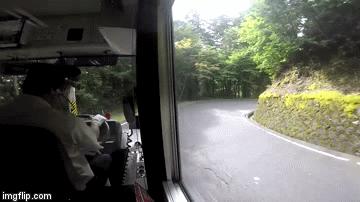 日本头文字d罗森,头文字d公交车过弯