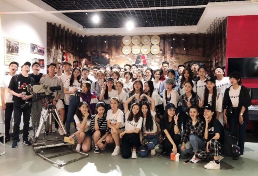 吴磊给粉丝洗脚盆,吴磊18岁成人礼给的东西