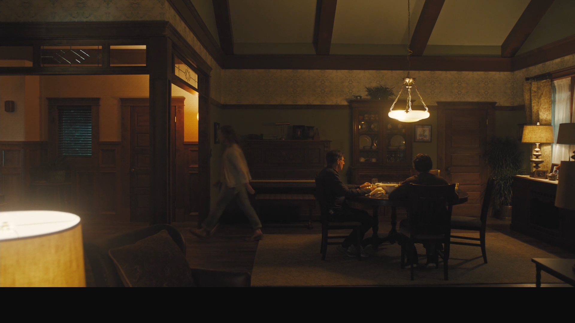 外婆死后，家里出了怪事：欧美电影无尿点系列