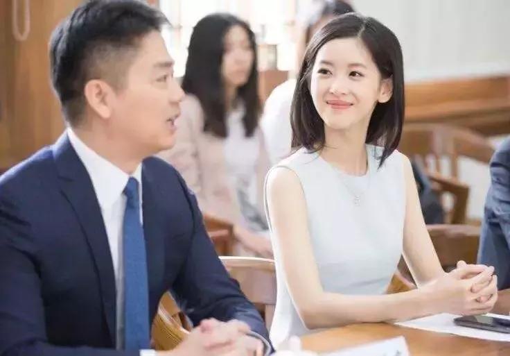 奶茶妹妹章泽天高情商分析,奶茶妹妹章泽天的清醒与野心