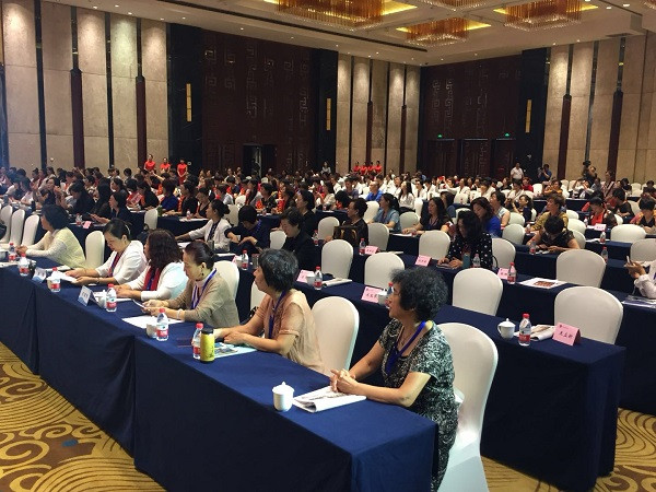 寻求对接合作期待互惠共赢200余名京津冀女企业家走进秦皇岛