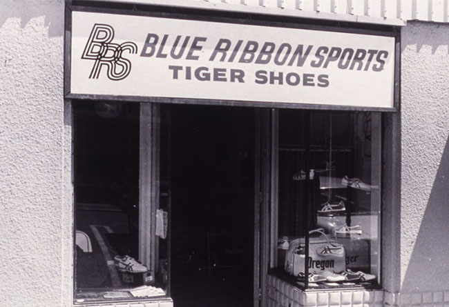 nikelogo有哪些图案,nike的logo为什么有不一样的