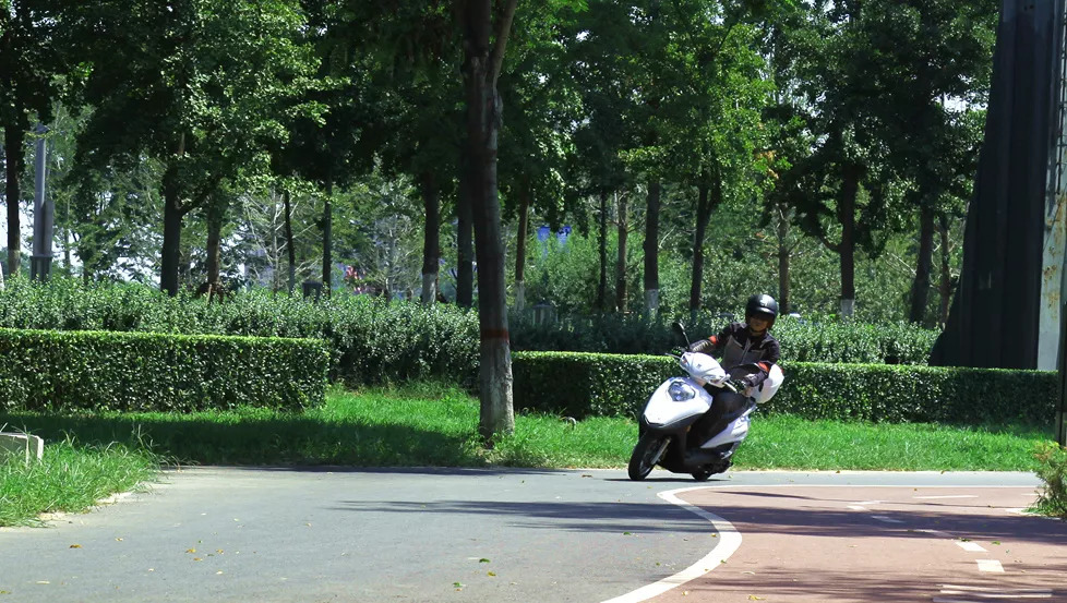 豪爵vh125s珍珠白,豪爵vh125性能怎样