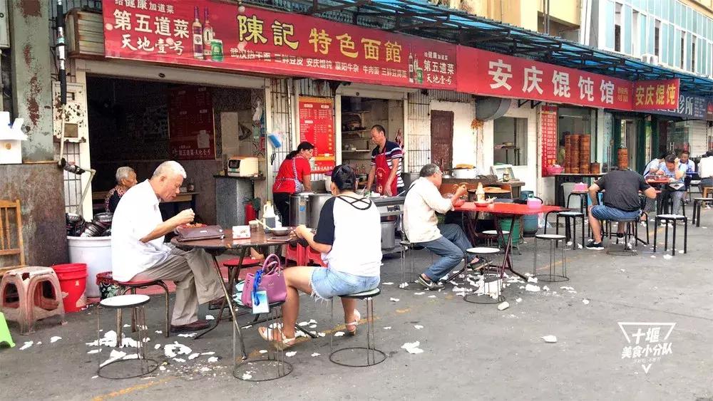 13年只卖4种面，三堰河道边的老阮，叱咤整条早餐街