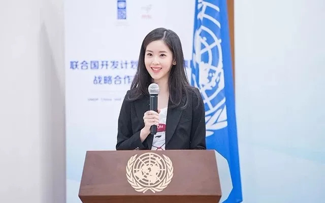 如何评价章泽天的,章泽天到底有多清醒