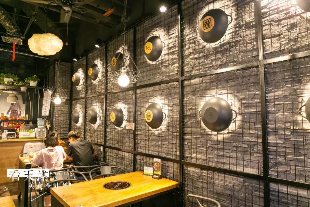 双层香辣牛蛙锅,双层炭火牛蛙锅