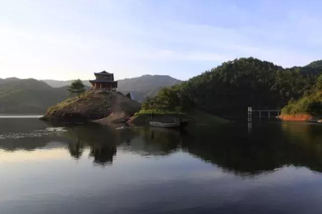 中华大地，每一寸河山，都饱含着文人骚客们的诗情画意