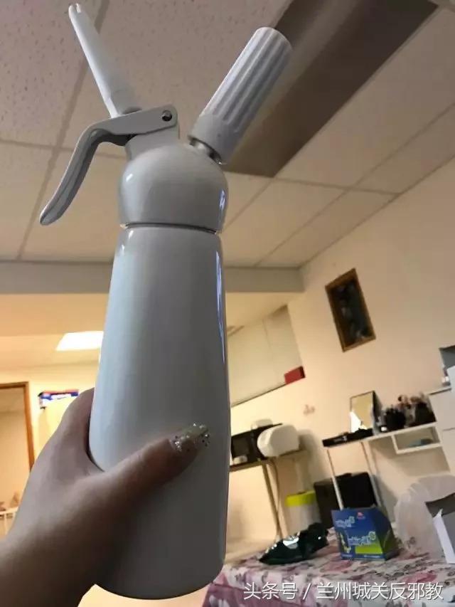 高铁上女子被抓,95后高铁女孩被拘