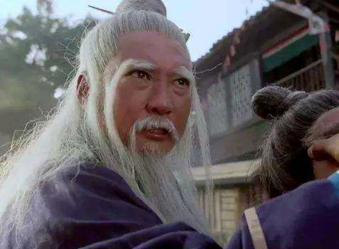 紧急“抽调”11名武侠高手组成足球队，东方不败可踢这个位置？