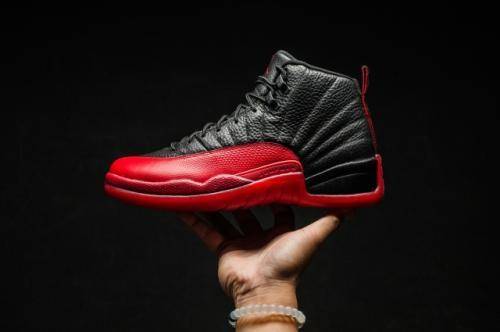 那些承载在AJ鞋中的故事——禁穿、扣碎、病倒，都意味着什么？