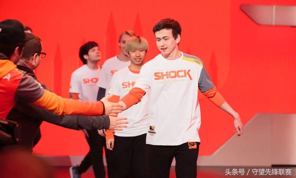 不是人人都能穿军装,不是每个人都有机会穿上军装