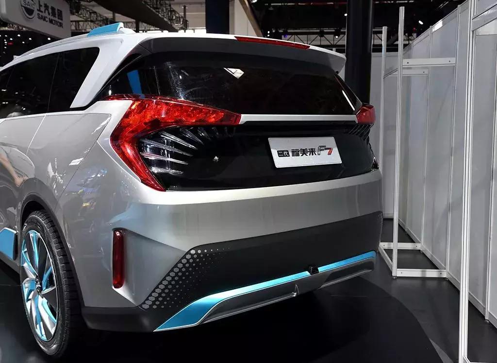 可以旋转的副驾驶,双排座多功能汽车