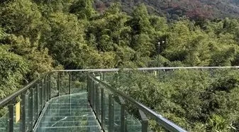 张家界天门山玻璃栈道玻璃受损,张家界天门山玻璃栈道哪个最刺激
