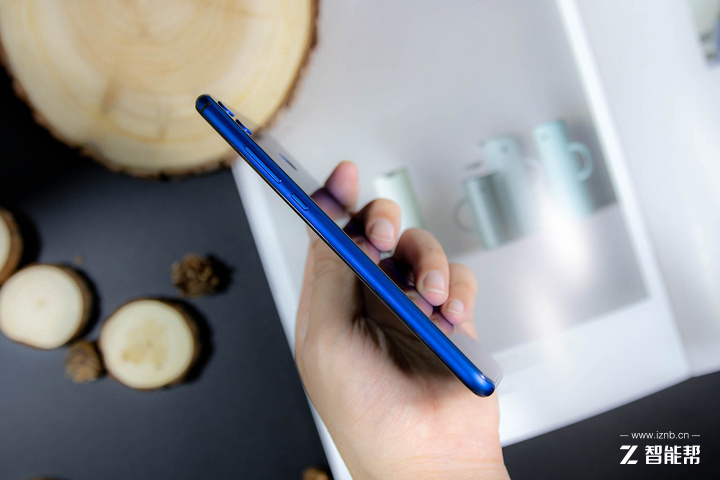 荣耀8x下巴宽度实测,荣耀8x手机技术参数