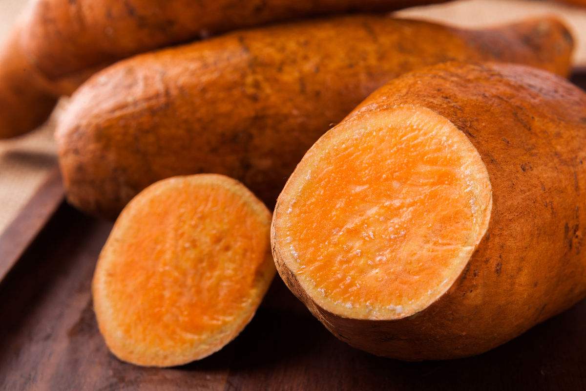 柿子和红薯一起吃,为什么肚子会胀气?教你正确的吃柿子办法