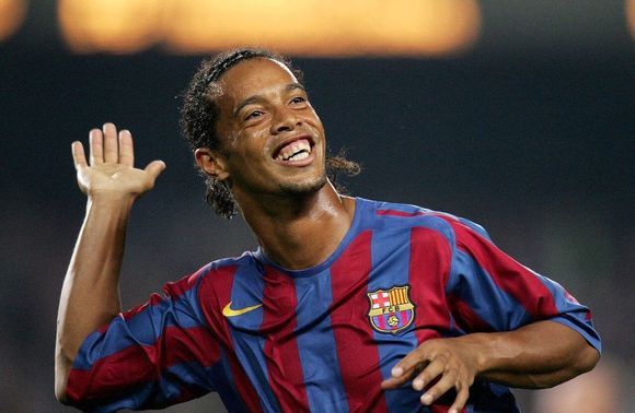 实况足球手游进球庆祝动作,实况足球球员进球数据在哪看