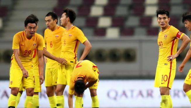 国足两次犀利的反击逆转泰国,国足1比5泰国惨案分析