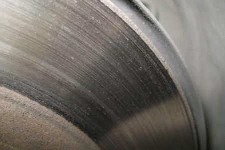 汽车刹车故障现象描述,汽车刹车异响维修故障实例