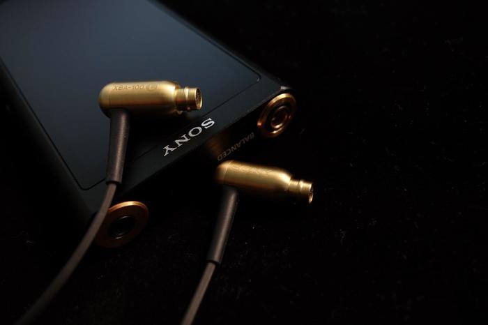 索尼有没有不入耳式蓝牙耳机,索尼还生产随身听吗