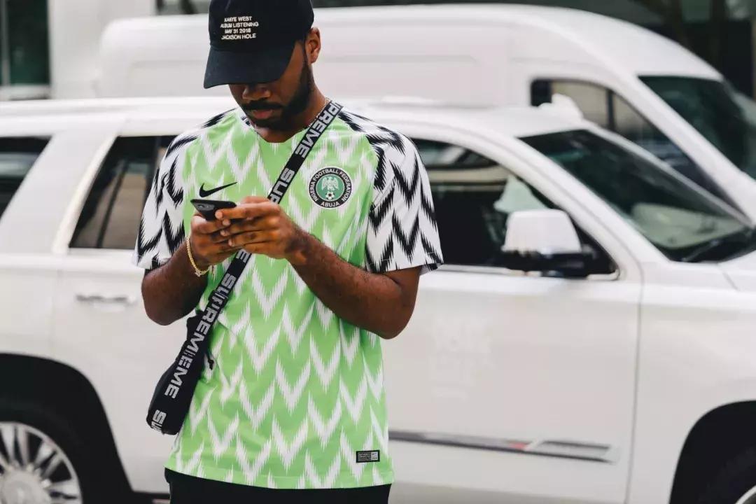 2019巴黎时装周春夏场外潮人街拍,2019春夏时装周场外时尚街拍图片