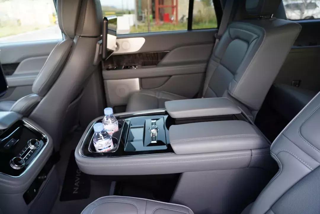 林肯领航员评测试驾视频,试驾评测2022款林肯领航员总统版