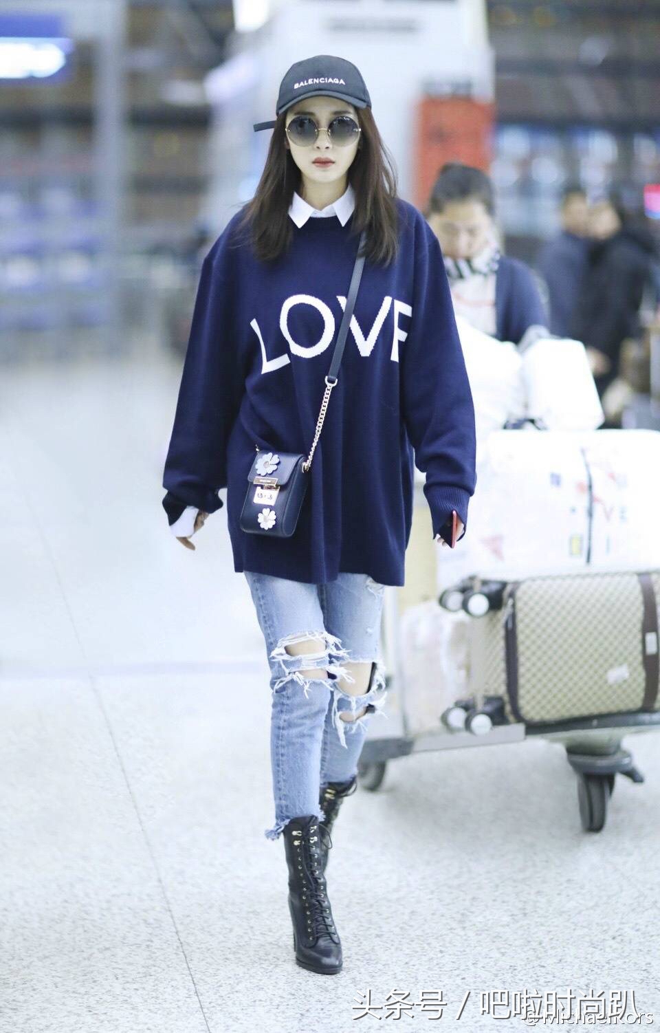 杨幂复出金色礼服,杨幂重返二十年前造型