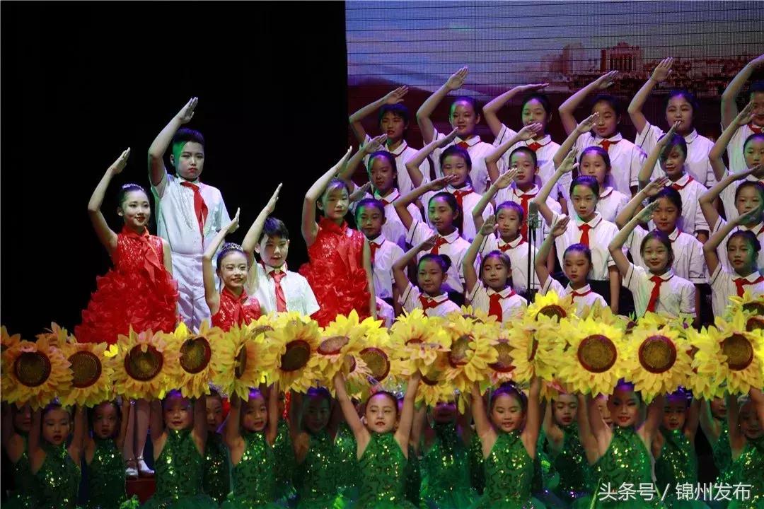 感动越秀最美教师颁奖,致敬感动广州的最美教师颁奖仪式