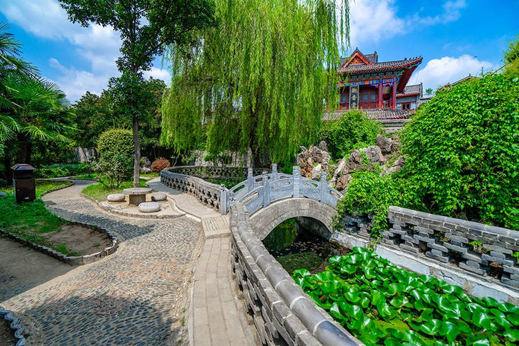 探寻自然与历史的魅力,走进大自然了解历史人文