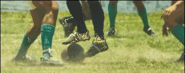 他用双脚让国家停战，这个男人我们等了40年！