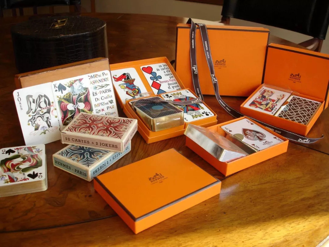 有钱就是任性！自行车我只骑爱马仕，垃圾桶我只用LV！