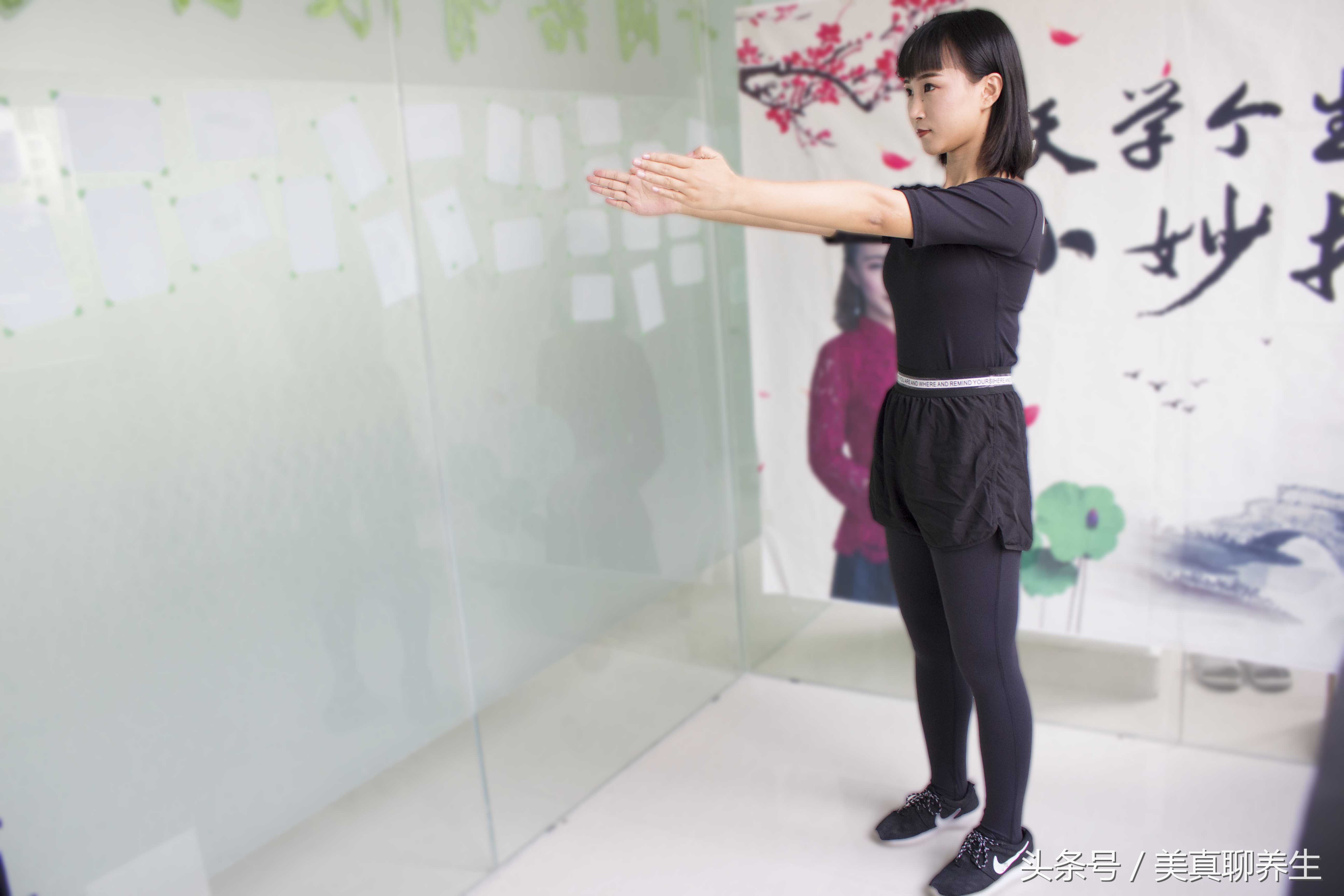 有腰不好的，1个动作，每天8次，腿好、腰好、身体好！