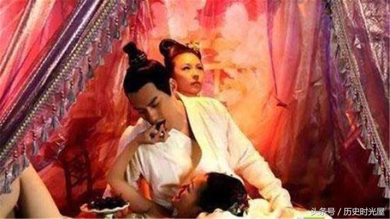 古代皇帝的春宵一刻，要听从太监发号施令，个个皇帝敢怒不敢言