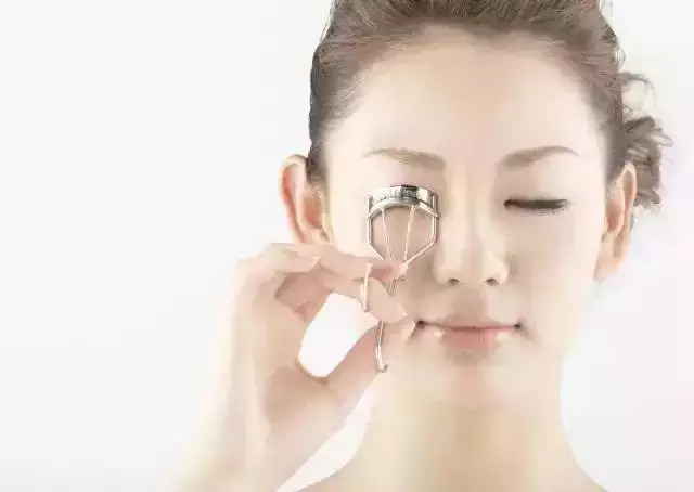 童婷美丽课堂：睫毛膏正确刷法，90%的人都刷错了？