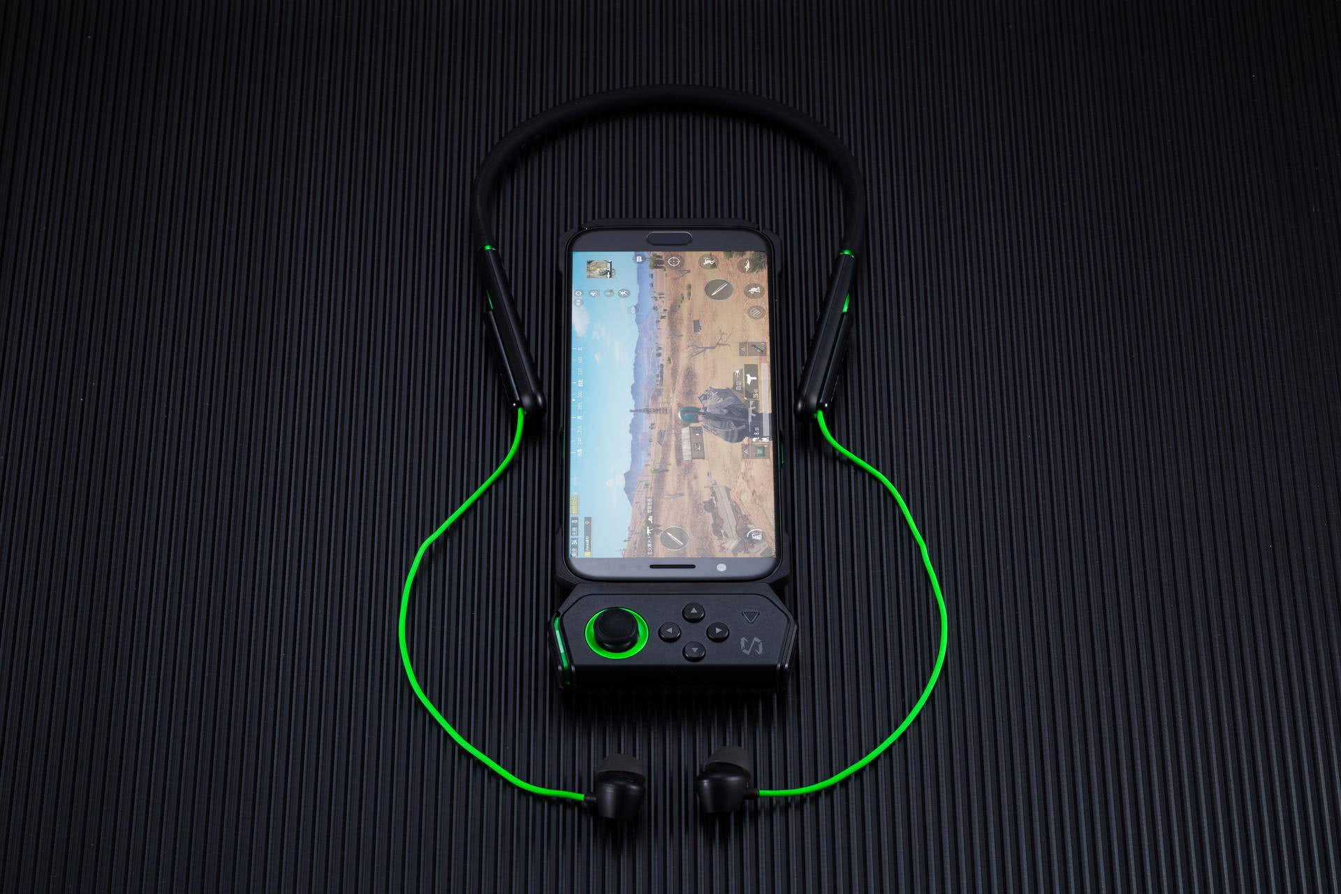 黑鲨游戏手柄吃鸡测评,黑鲨游戏手柄有什么功能