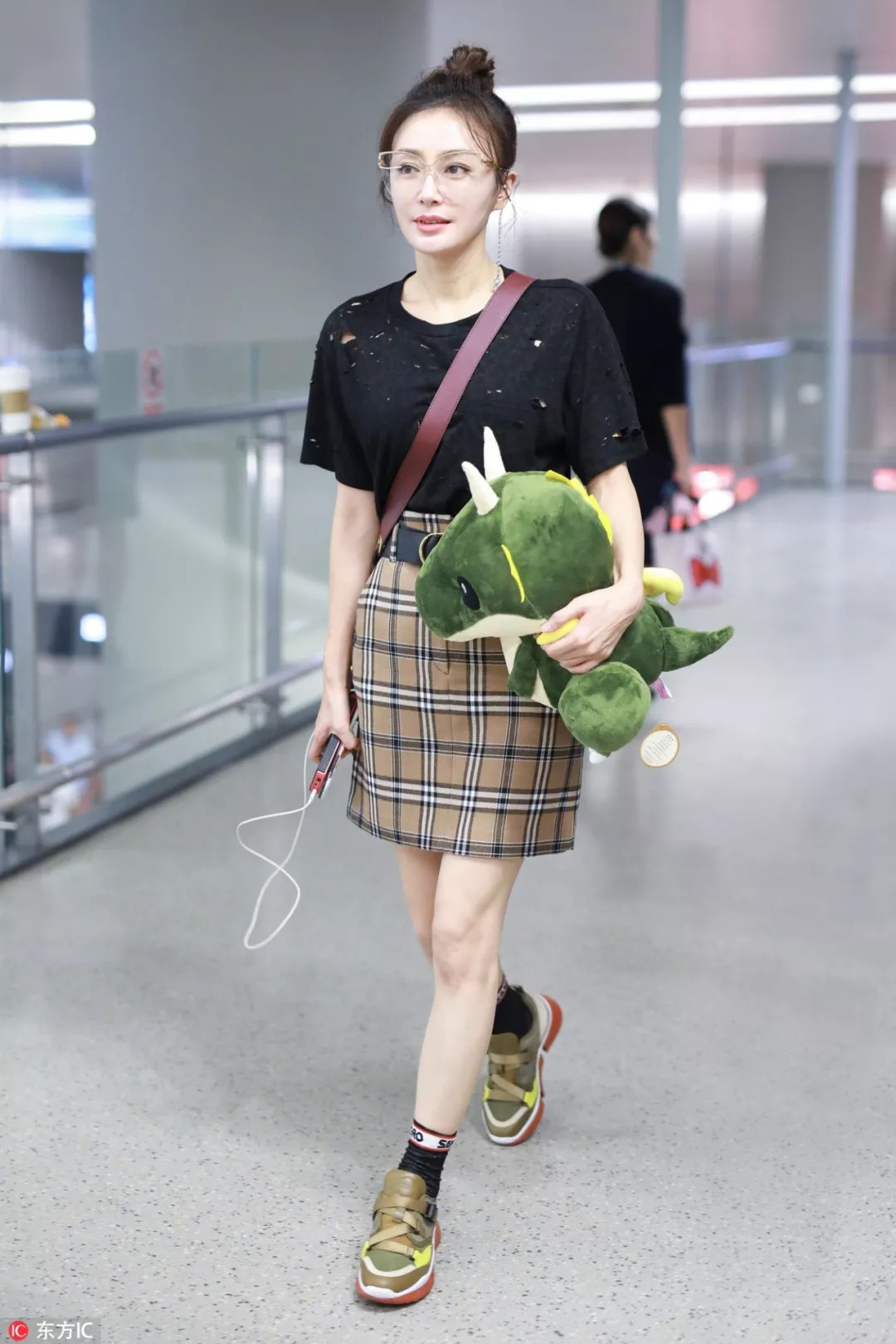 吴宣仪袜子怎么穿,细节控看过来