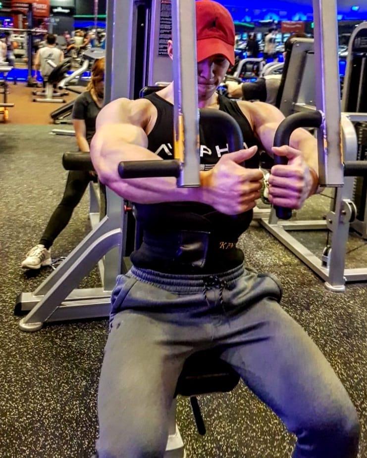 想锻炼一下胸肌有什么好动作,想锻炼胸肌用什么仪器最好