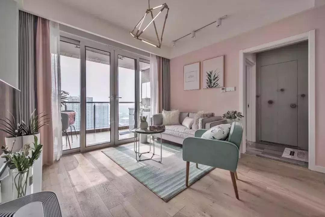 窗帘一丑毁所有！花20万装的新家不如隔壁10万简装